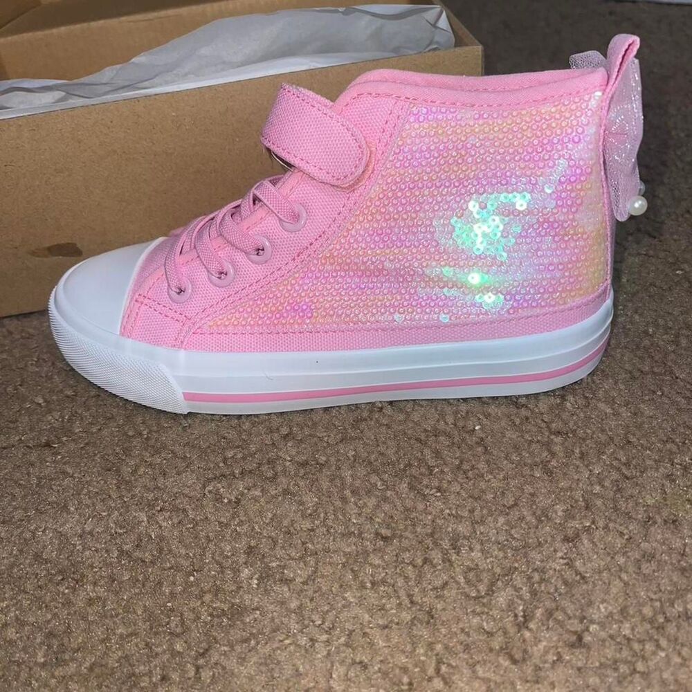 Kids Girls Sneakers New in Box - Size US 1 Big Kid